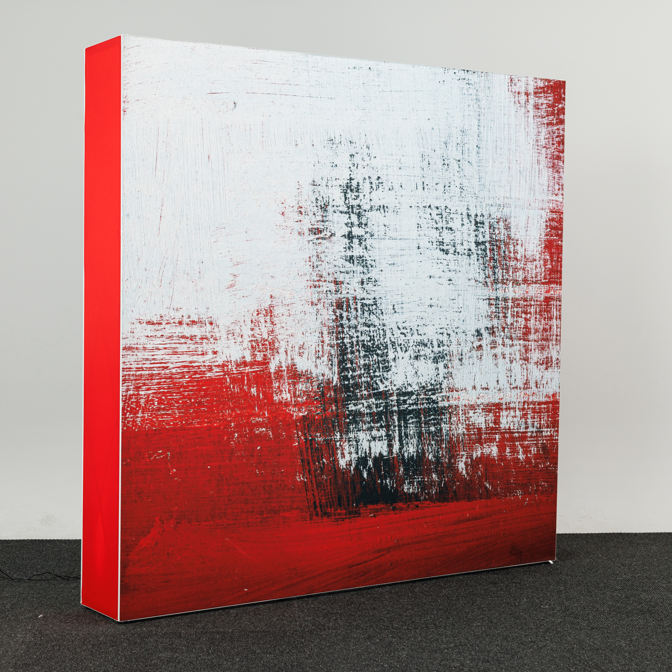 SEG Popup Curved Media Wall with Clamping Lights